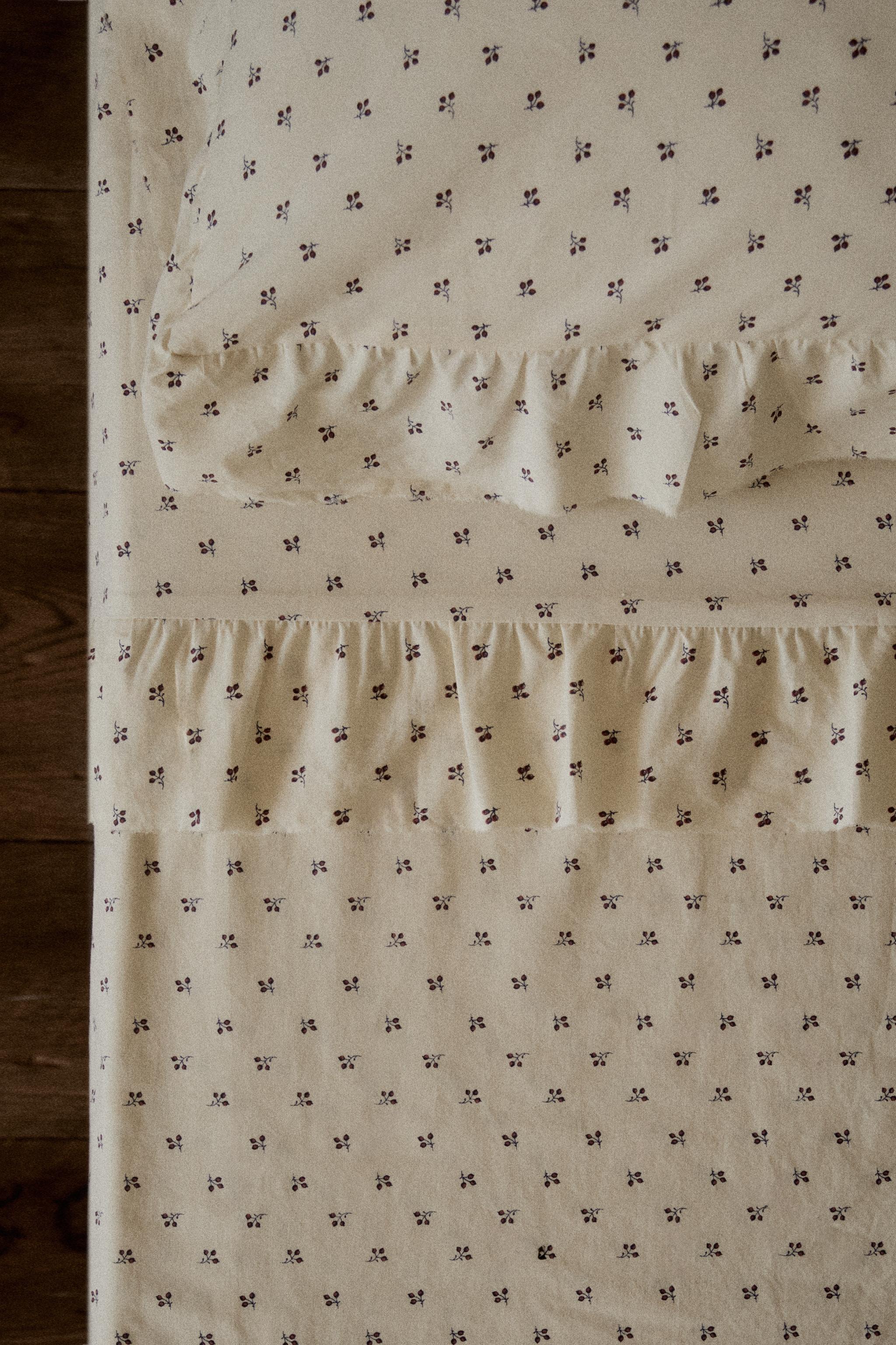 CHILDREN'S FLORAL PRINT FLAT SHEET WITH RUFFLE